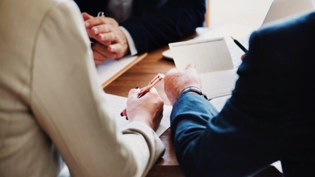 How to manage business tax and annual accounts